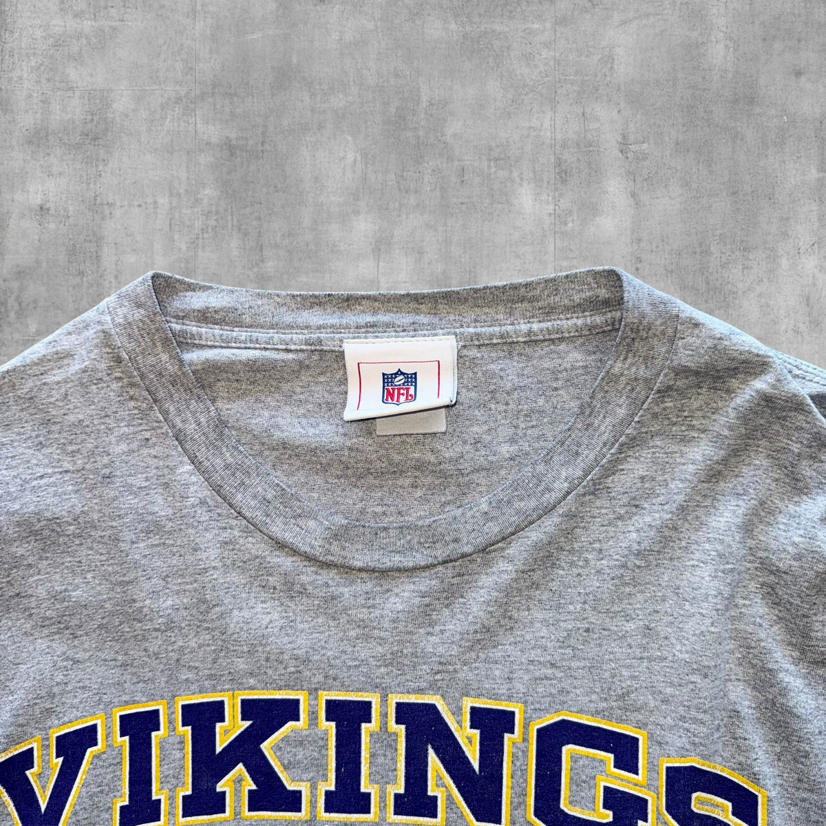 VINTAGE MINNESOTA VIKINGS NFL LONG SLEEVE TEE - L