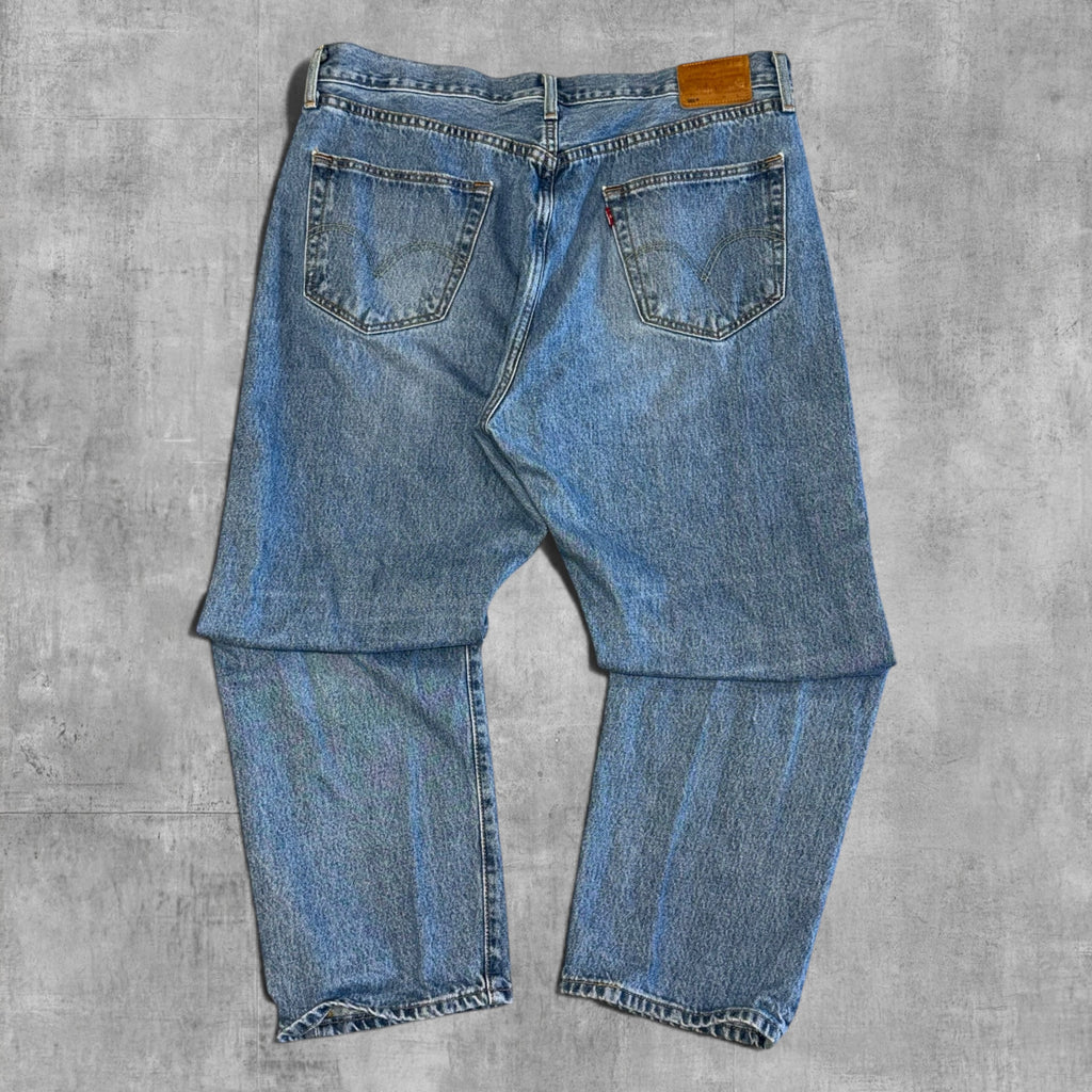 LEVI’S 501 LIGHT BLUE WASHED BUTTON FLY DENIM - 34X28