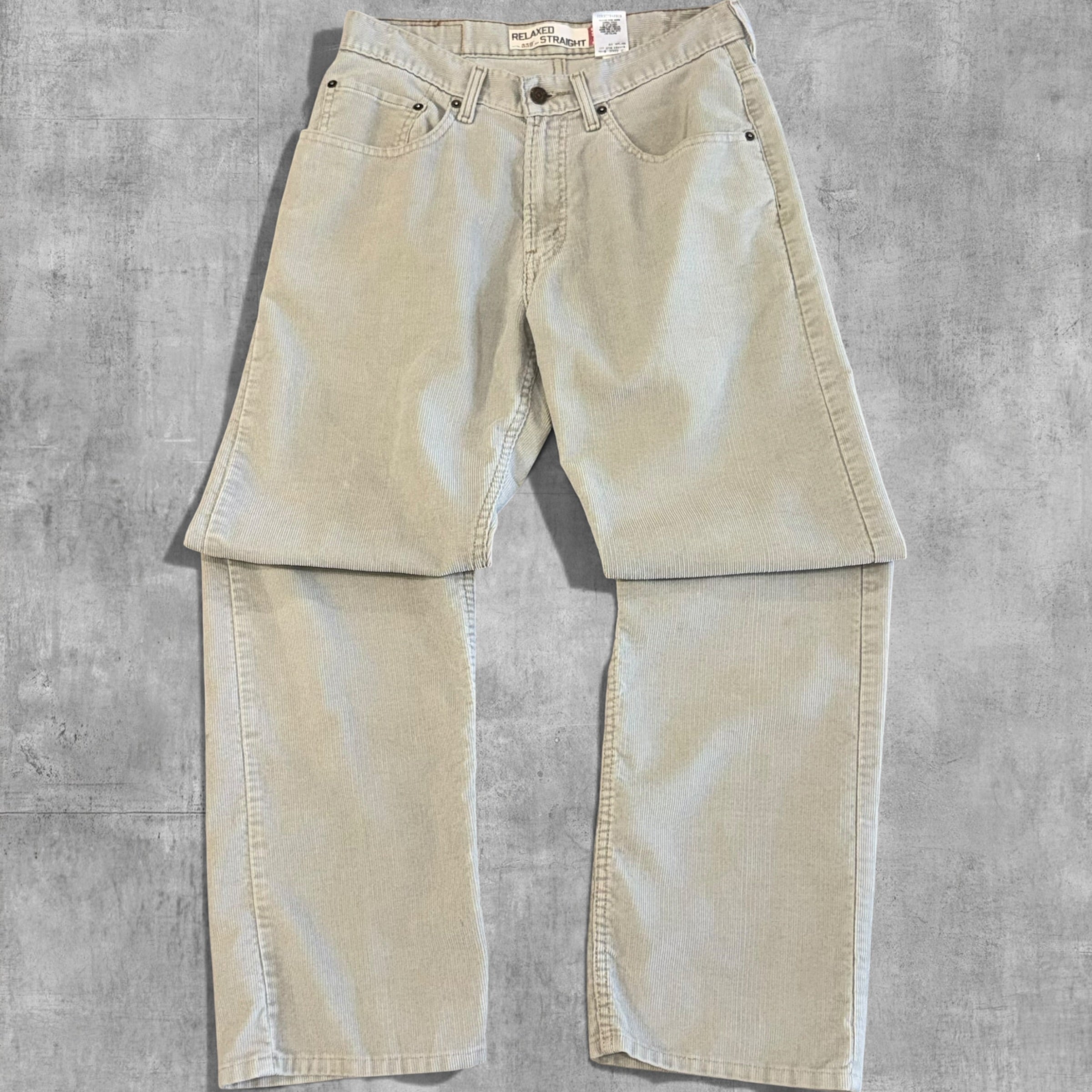 VINTAGE LEVI’S 559 CREAM CORDUROY PANTS - 31X32