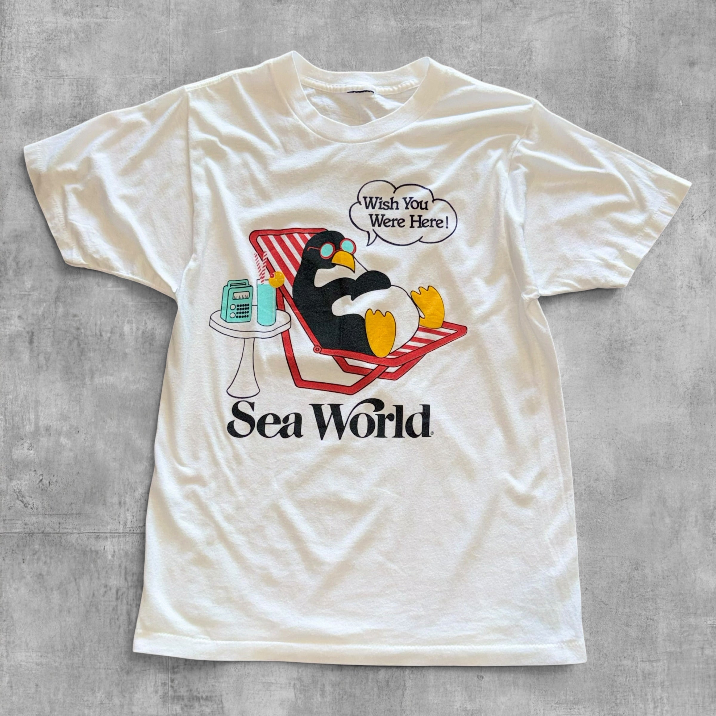 VINTAGE PENGUIN SEAWORLD TEE - M - 1987