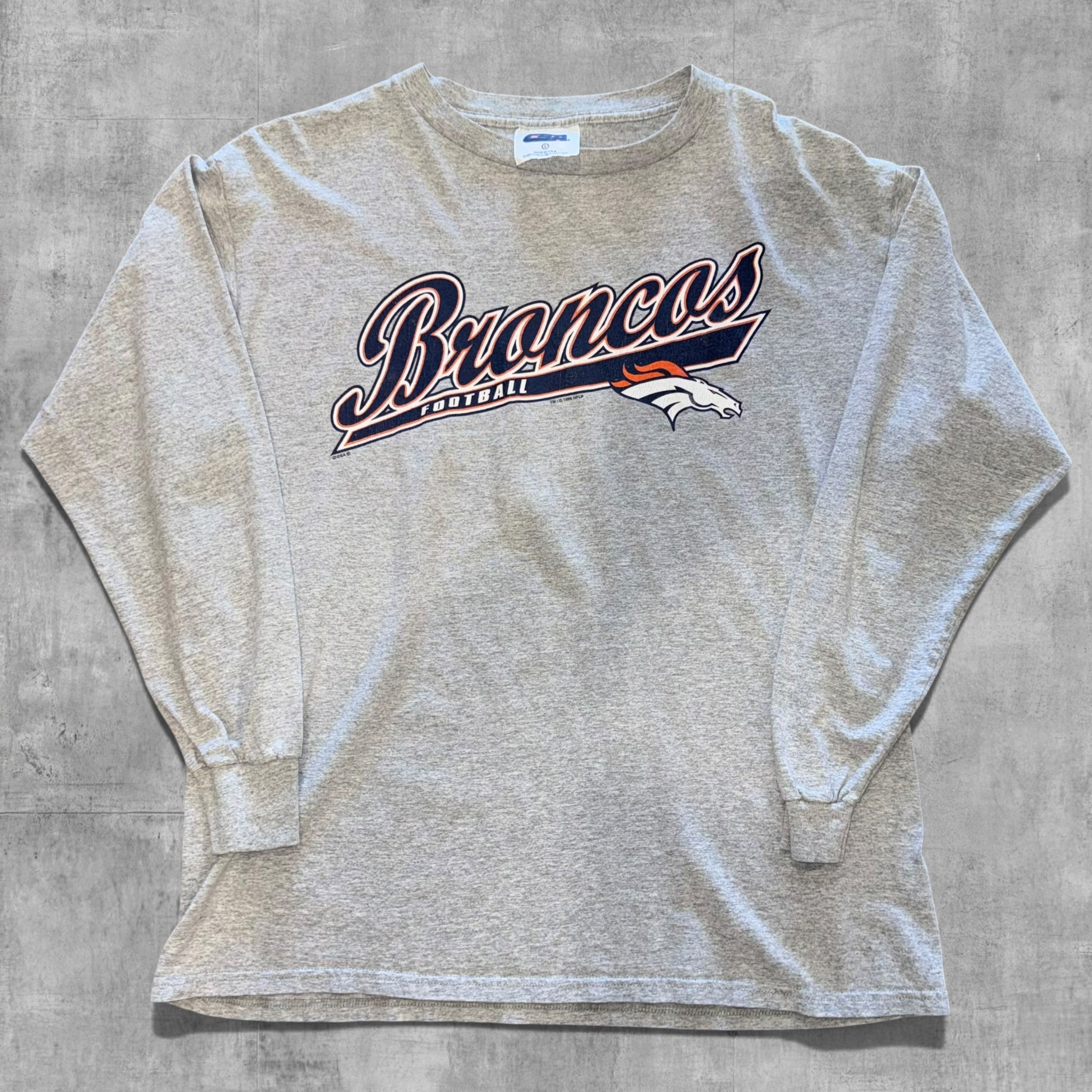 VINTAGE DENVER BRONCOS LONG SLEEVE SPELL OUT TEE - L